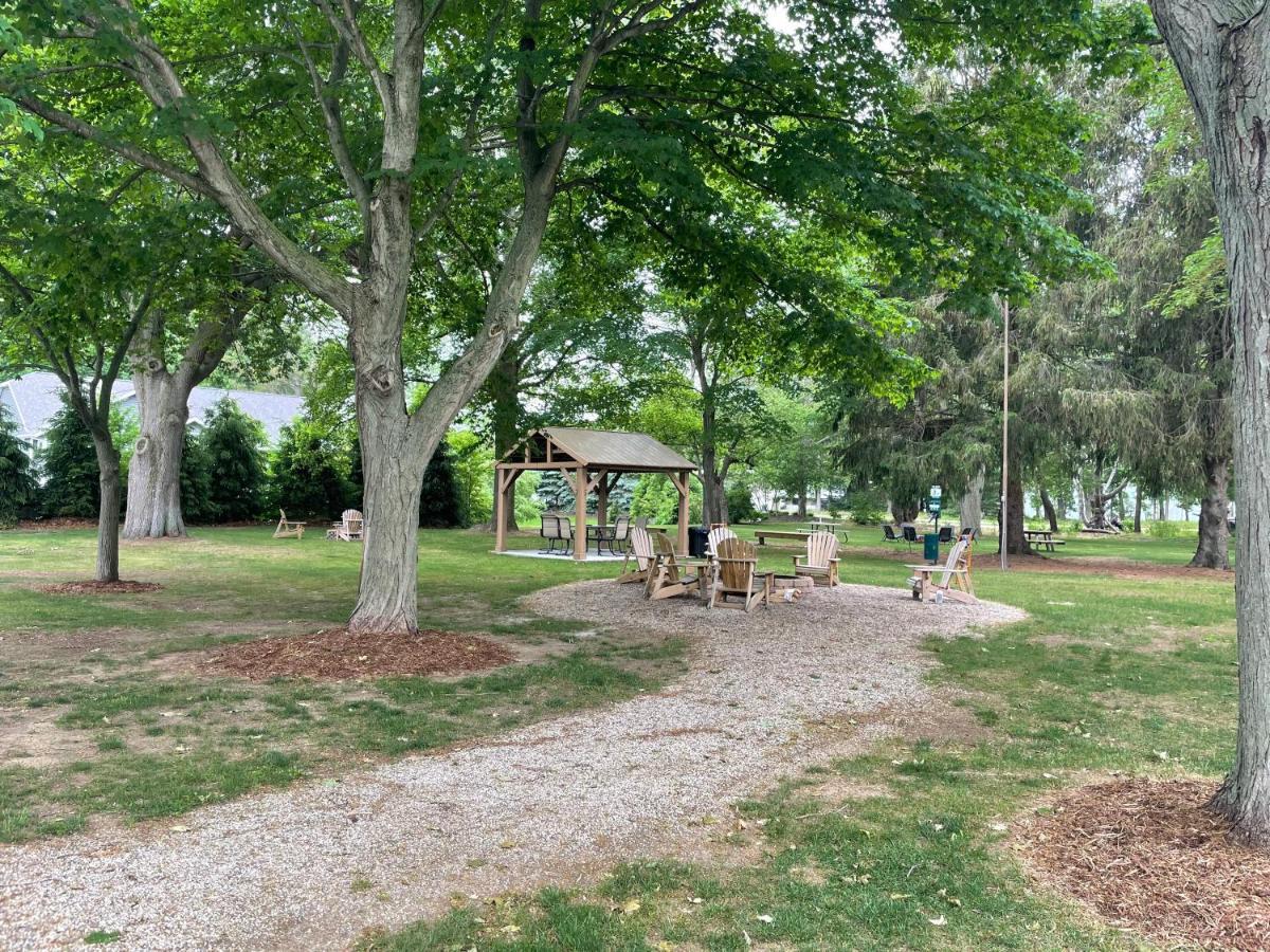 Starlite Resort Saugatuck Dış mekan fotoğraf